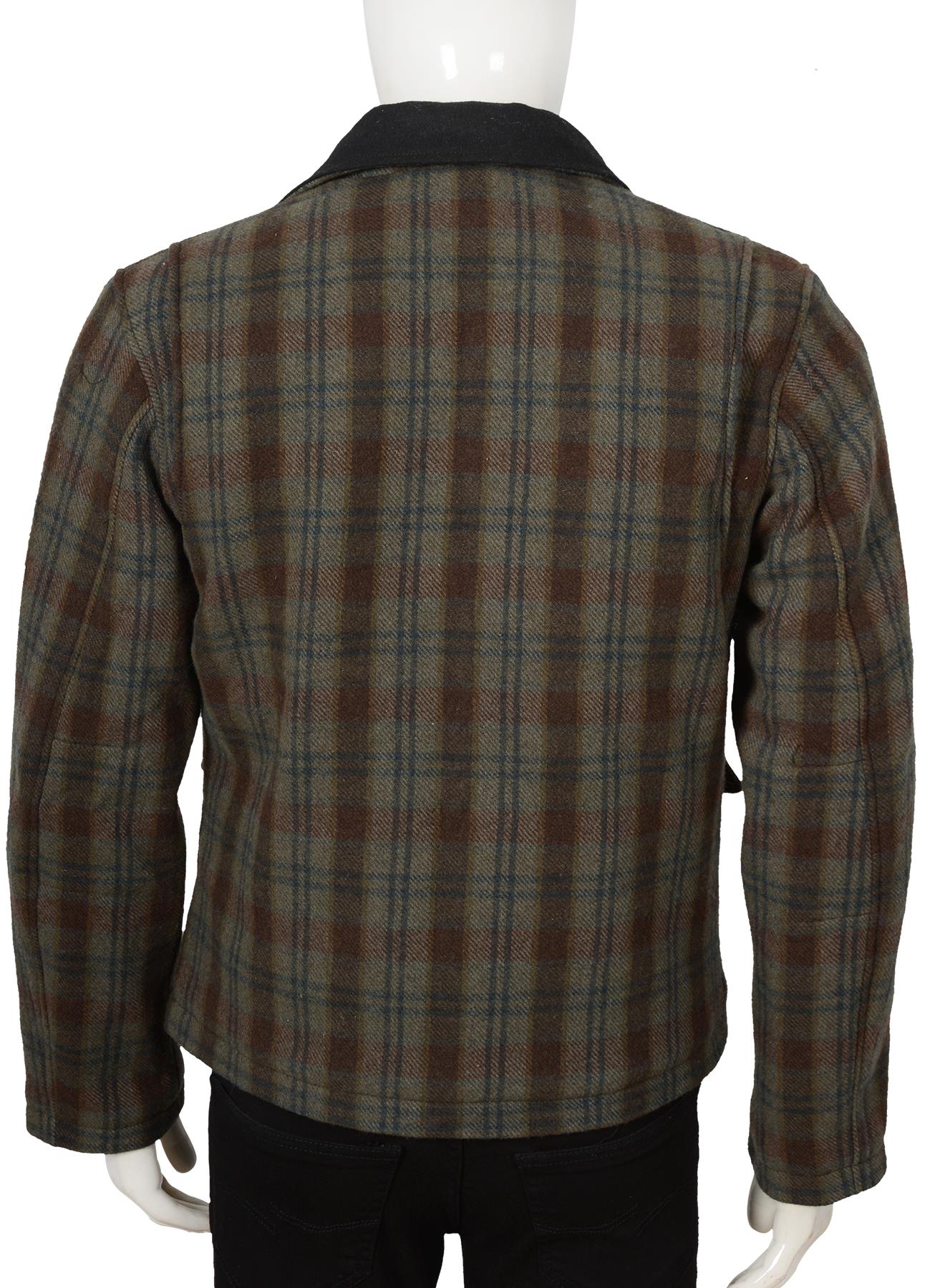 Analyzing image kevin-costner-yellowstone-john-dutton-plaid-jacket